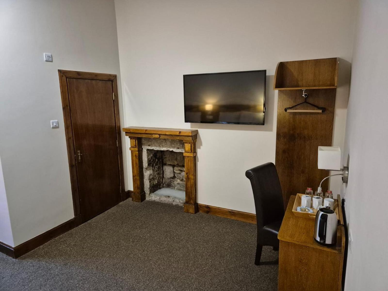 Douglas Hotel — Photos 1